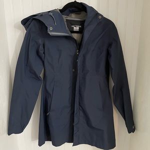 Arc’Teryx Gore-Tex Women’s Small Waterproof Rain Jacket